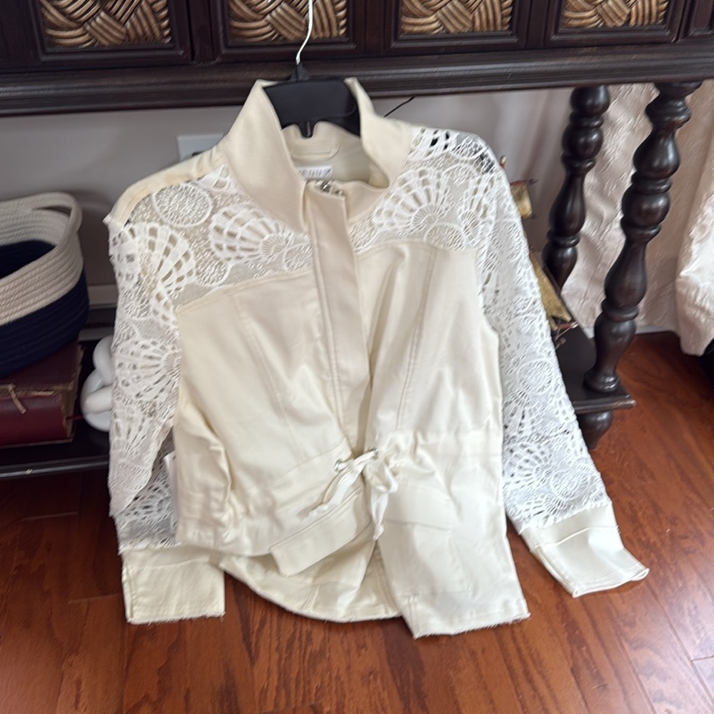Venus Lace Contrast Utility Jacket - Picture 14 of 15